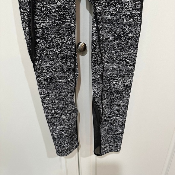 Lululemon Pace Perfect 7/8 Tight Leggins Air Time White Black I Size 6 - Picture 11 of 12